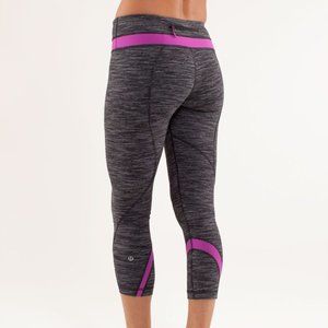 LULULEMON grey run inspire crop ii